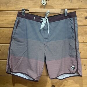 Vuori Cruise Board Short 7” Stripe Swim Trunk Size 33